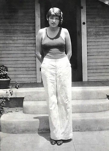 1970s-beautiful-brunette-halter-top-girlfriend-vintage-ima-flickr
