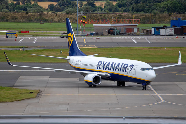 Ryanair - Boeing 737-8AS/W EI-FOH @ Edinburgh