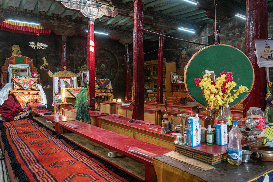Дукханг - главный зал монастыря