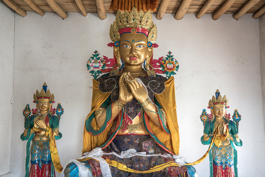 Статуя Майтрейи Будды