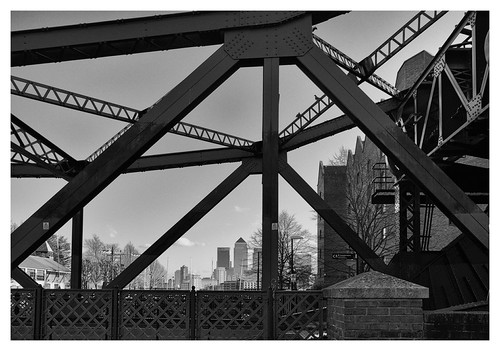 Bascule Bridge, Wapping | by Colin Dorey