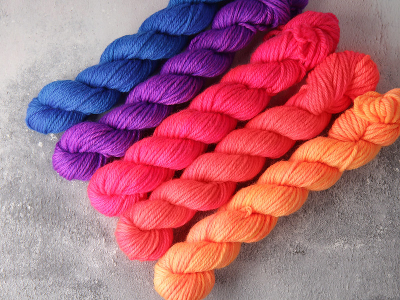 5 x 20g DK Merino Minis set ‘Miami Sunset’ – extra fine wool superwash hand-dyed yarn