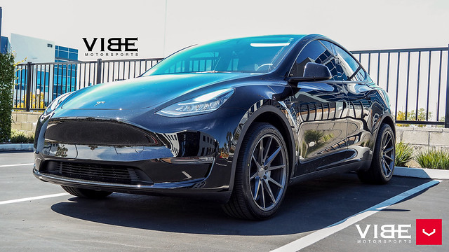 Tesla Model Y - Hybrid Forged Series - VFS-1 - © Vossen Wheels 2024 - 14