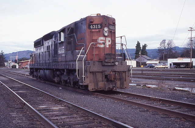 Southern Pacific SD-9E 4315 at Cottage Grove Oregon.  January 10 1995.