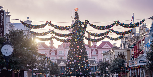 Disneyland Paris Pink Christmas Main Street