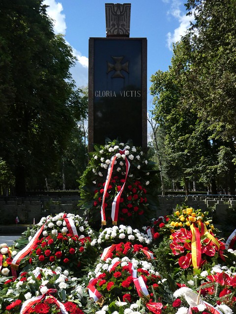 The Gloria Victis monument