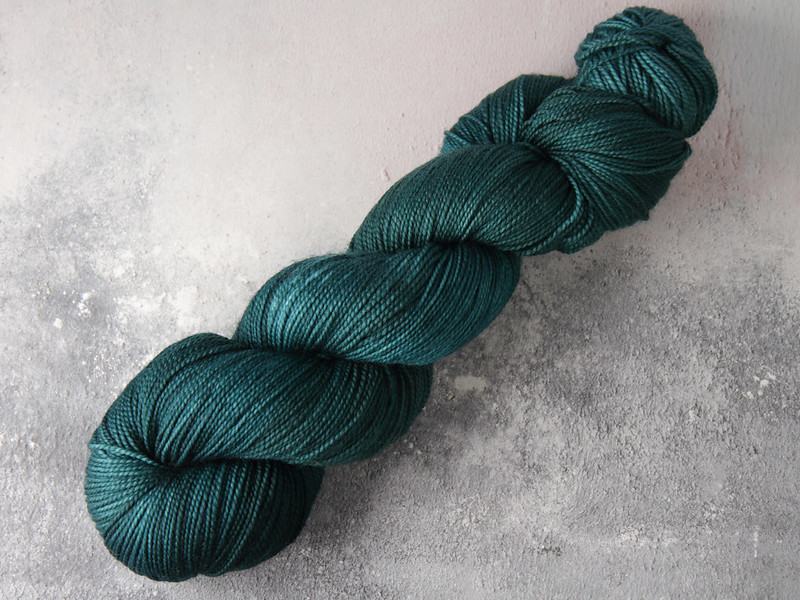 Misfit: Favourite Sock – 4 ply/fingering hand-dyed merino wool yarn 100g – ‘Spirulina’ (see description)