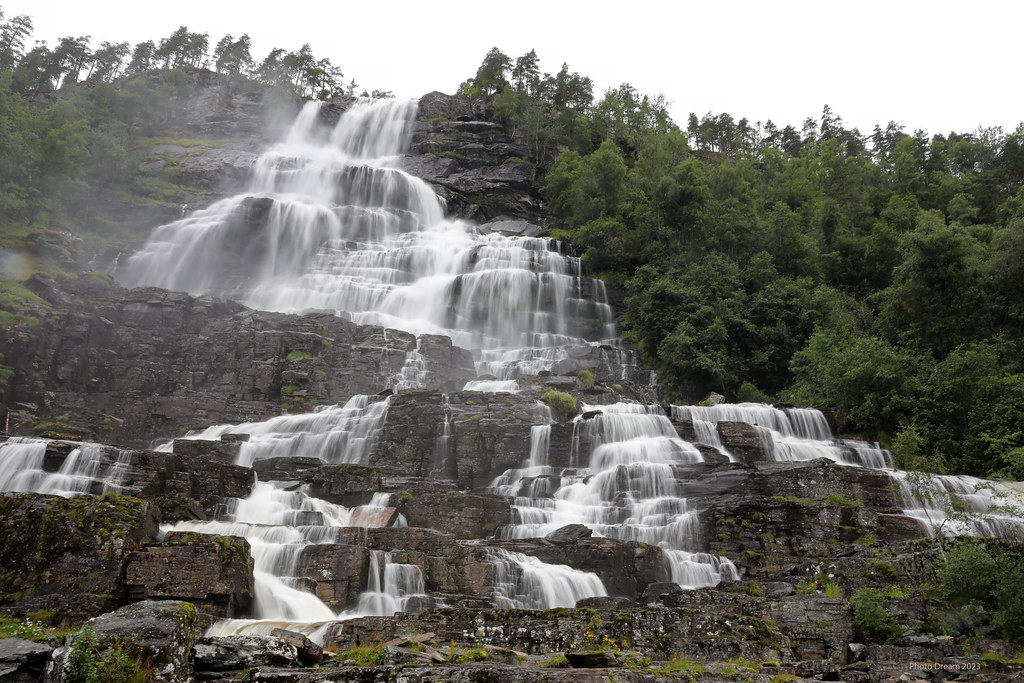 Tvindefossen Waterfall - Norvège Août 2023 -  2023-08-09 17-07-43 - 3V5A2560 - m s