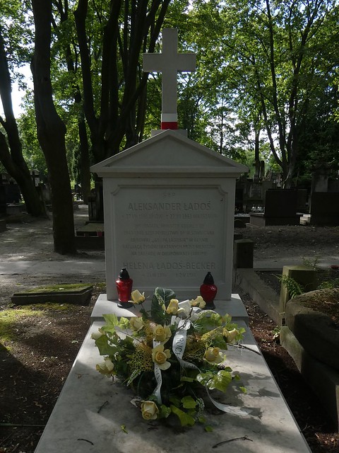 The grave of Aleksander Ładoś and his wife Helena Ładoś-Becker