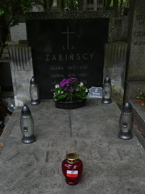 The grave of Jan Żabiński and his family