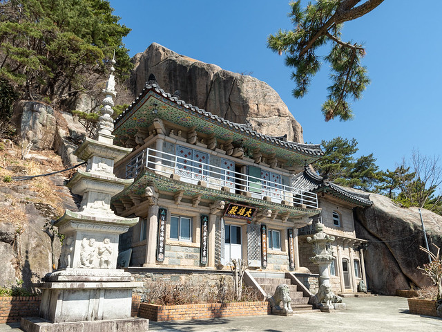 Seokbulsa temple