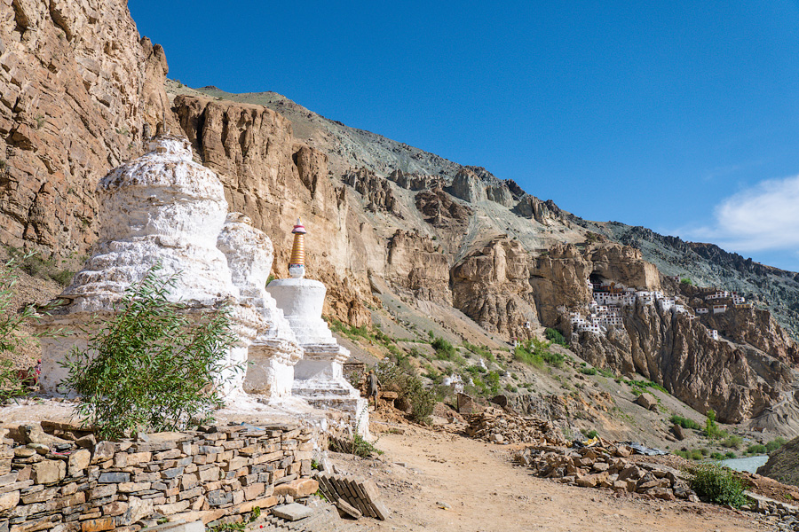 Монастырь Пхутал