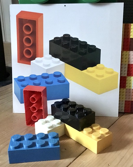 LEGO: Paper and plastic 😁