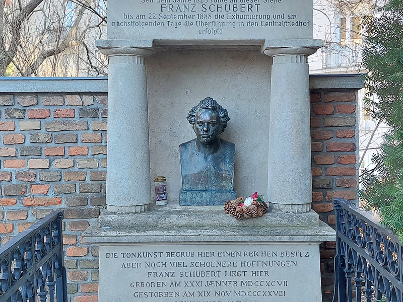 Schubertpark - Grab des Komponisten Franz Schubert