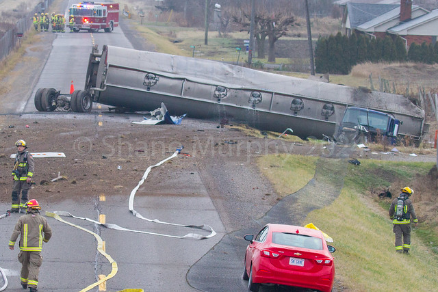 Fuel Tanker Rollover & Leak off of the QEW in Beamsville, ON