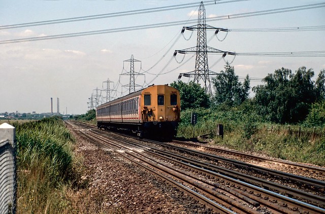 4-EPB set no.5465 approaching Hoo Junction. 1992.