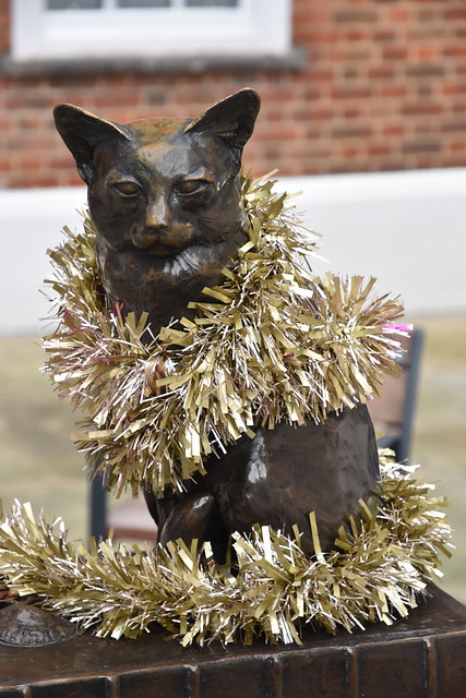 Tinsel Covered Hodge