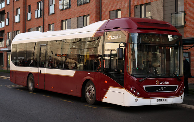 Lothian Buses: 28 BT14DLD Volvo 7900H