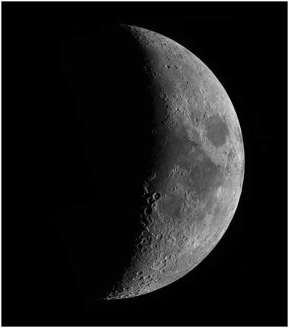 Crescent Moon on Jan 16, see fullsize