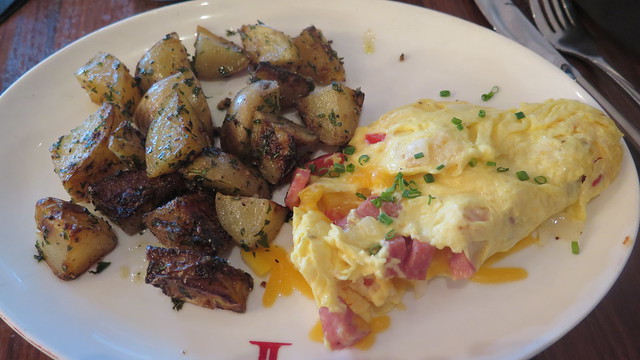 Pittsburgh Omelet with Home Fries