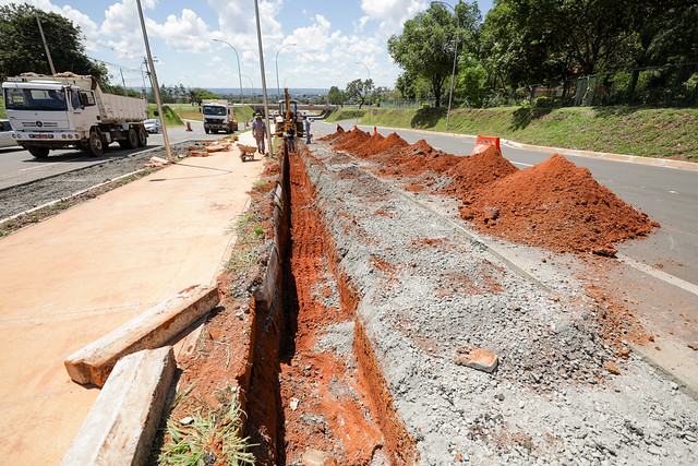 17/01/2024 - Viaduto do Sudoeste recebe obras para recuperação do asfalto
