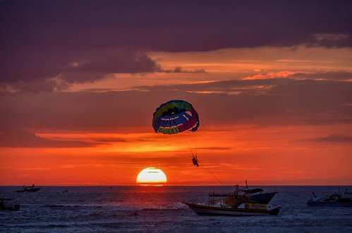 sunset parasailing langkawi malaysia gx9 lumix panasonic travelphotography travel dusk goldenhour olympus14150mm