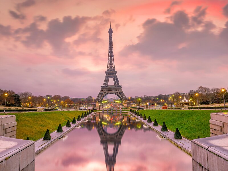 romantic places to spend Valentine's Day in Europe - Paris