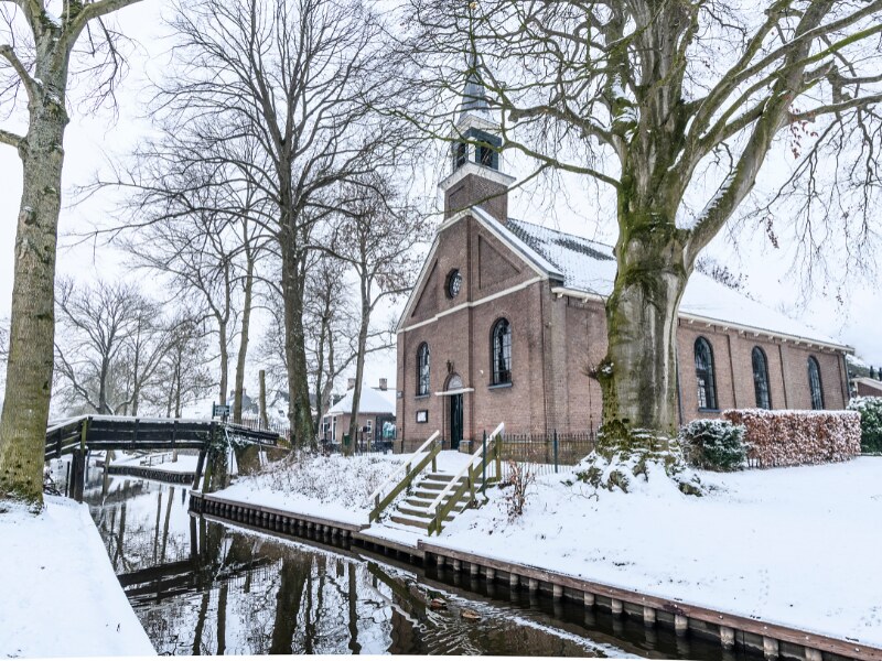 romantic places to spend Valentine's Day in Europe - Giethoorn