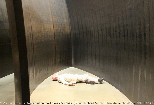 Le Jour ni l’Heure 6192 : autoportrait en mort dans The Matter of Time (Blind Spot Reversed), 2005-2007, Richard Serra, né en 1939, musée Guggenheim, Bilbao, dimanche 28 mai 2017, 13:43:42