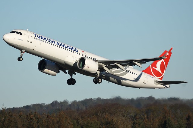 TC-LSM Turkish Airlines