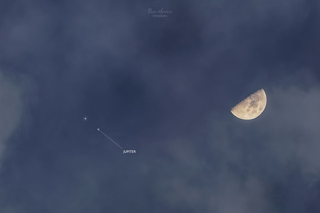 Luna & Júpiter entre nubes