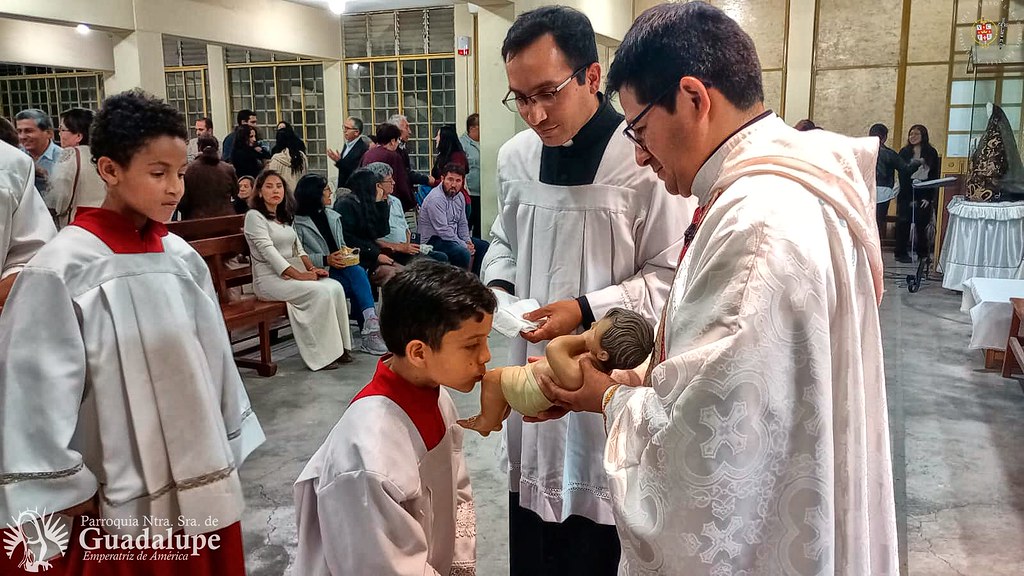 Perú - Misa de Nochebuena en la Parroquia N.S. de Guadalupe