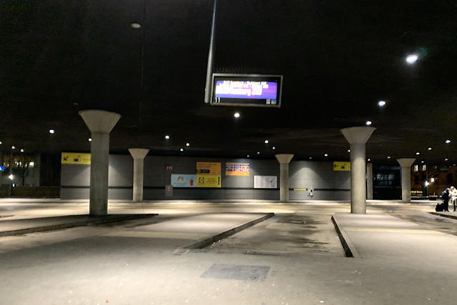 02 - ZOB München - Departure area / Abfahrtsbereich