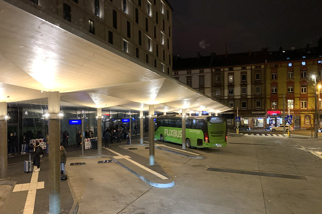 25 - Bus station Frankfurt / Busbahnhof Frankfurt
