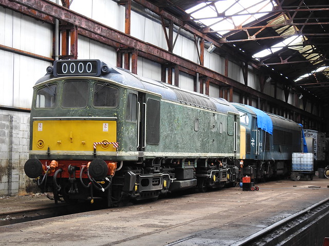 D7671 (25321) & 45133 in the shed at the Midland Railway Centre