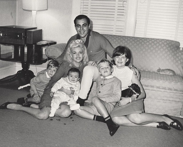 Jayne Mansfield met haar Kinderen en Matt Cimber
