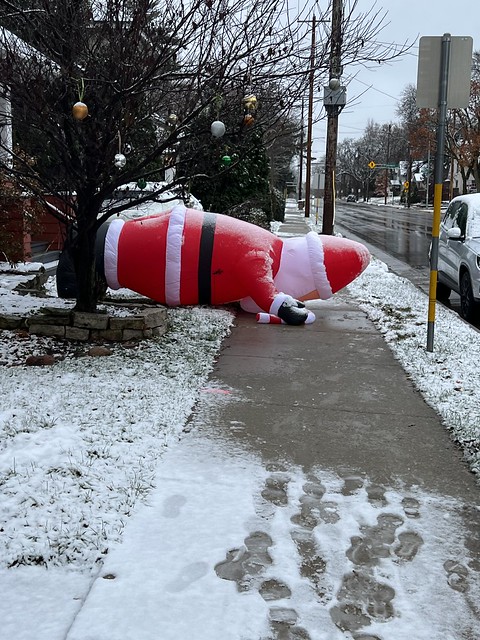 Monroe Street inflatable santa