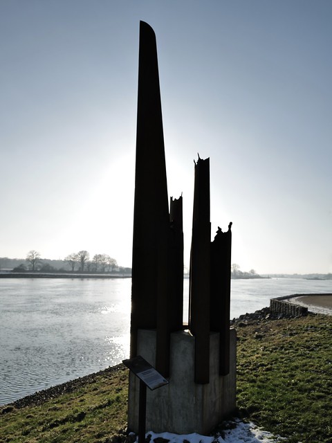 Lancaster Monument / Maasboulevard / Kessel