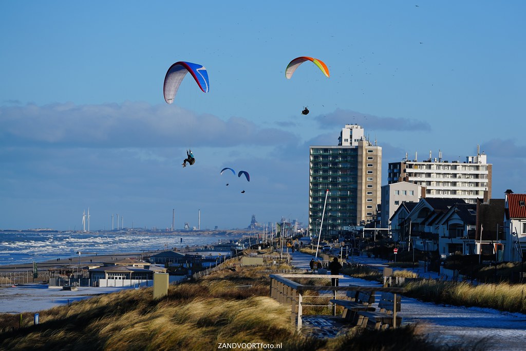 A7408081ZANDVOORTfoto_nl - Life at the beach January 2024