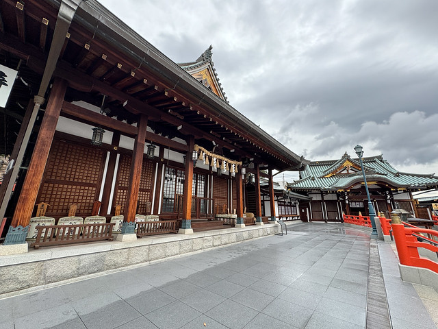 Mondo Yakujin Toukou temple 3