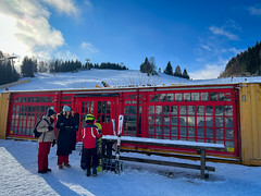 Půjčovna lyží a lyžařská škola