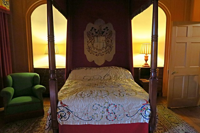 Four poster bed