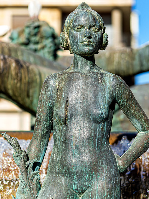 Bronze Figure - The Turia Fountain (plaza de la Virgin - Valencia) (Olympus OM-1 & Sigma 56mm f1.4 Prime) (1 of 1)