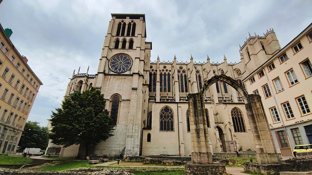 Lyon - Vestiges des Églises Saint-Étienne et Sainte-Croix (1)
