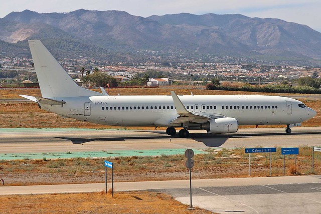 LY-TFS Boeing 737-86J KlasJet AGP 03-10-23