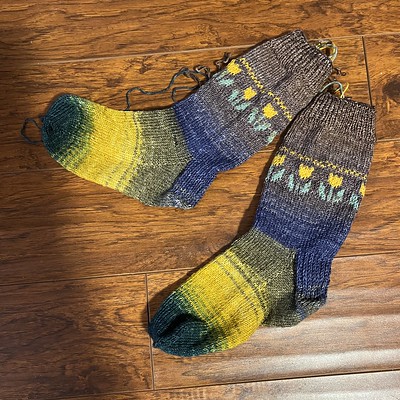 Krystyna knit this pair without a pattern.