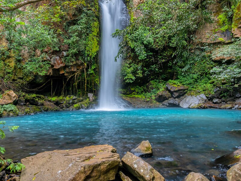 best waterfalls in costa rica - Catarata del Cangreja