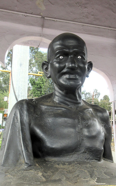 Ooty, Tamil Nadu - Gandhi Statue, Charing Cross