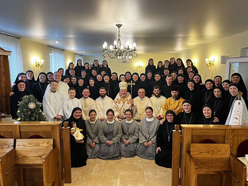 Ucrania - 25° Aniversario de la llegada de las Servidoras, con el Metropolitano en el Monasterio Santa Sofía
