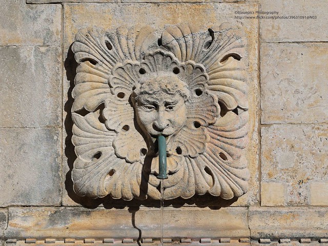 Dubrovnik, large Onofrio's fountain, detail